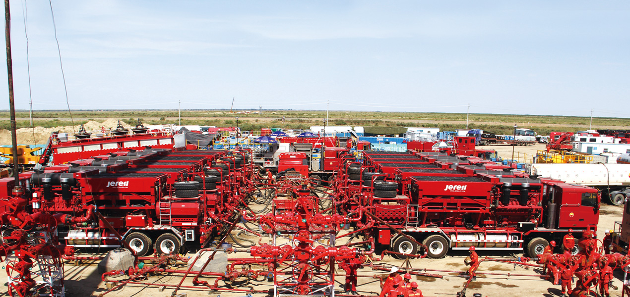 Jereh frac spread performs large-scale fracturing operation in Xinjiang,China.
