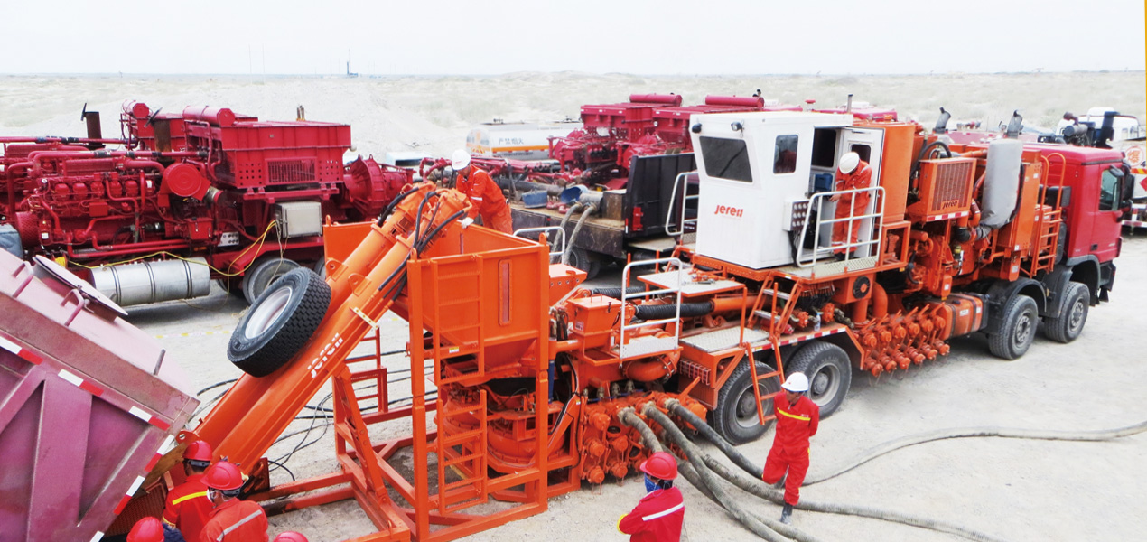 Jereh 240bbl Truck Mounted Sand Blender in Karamay,China